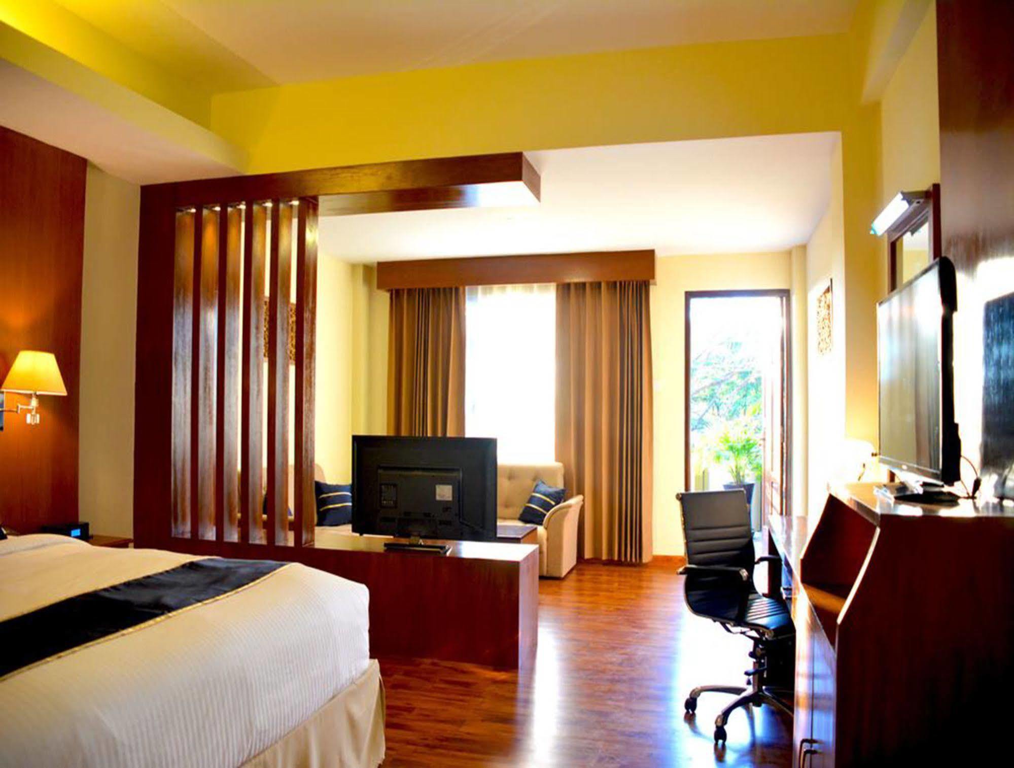 Eastern Palace Hotel Mandalay Exterior photo